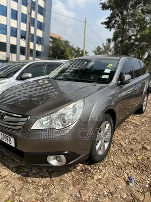 Subaru Outback 2011 Gold
