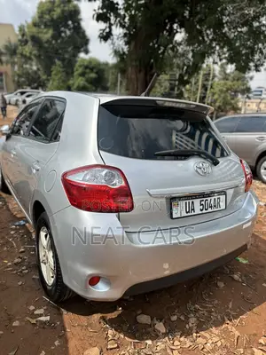 Toyota Auris 2011 Silver