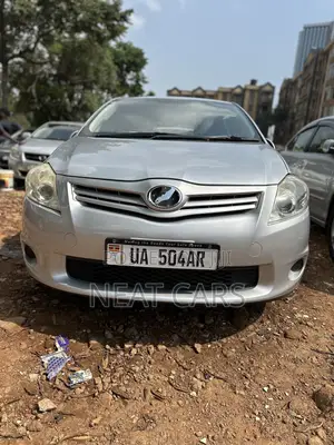 Toyota Auris 2011 Silver