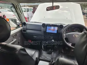 Toyota Land Cruiser 2017 White