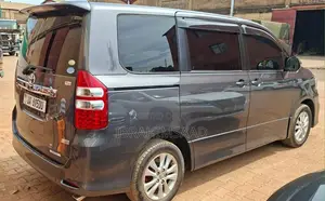 Toyota Noah 2.0 158hp AWD (8 Seater) 2012 Gray