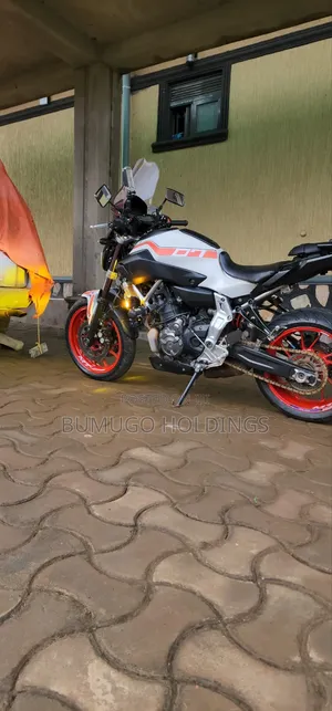 Yamaha 2009 Black