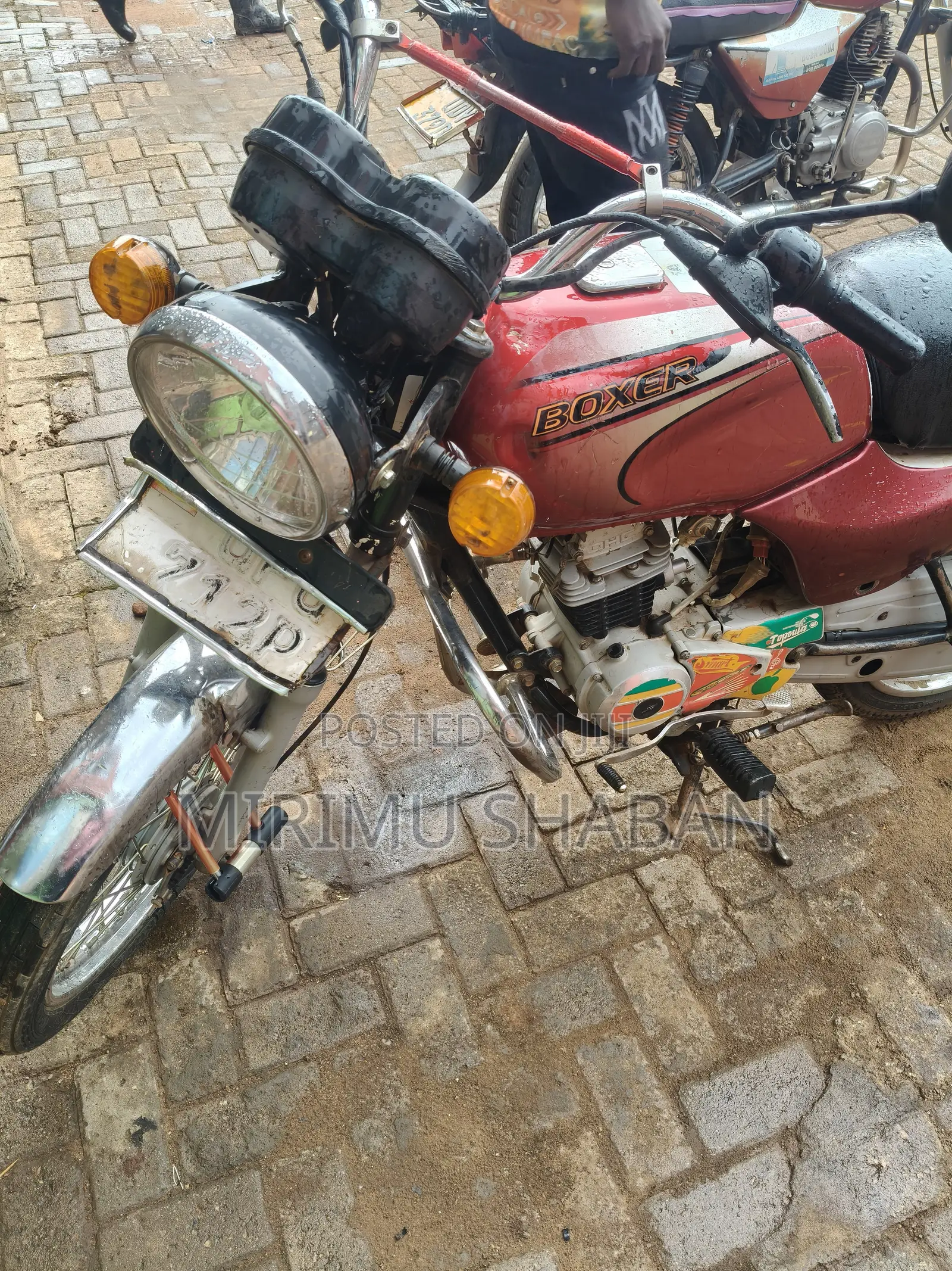 Bajaj Boxer 2023 Brown