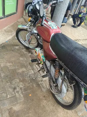 Bajaj Boxer 2023 Brown