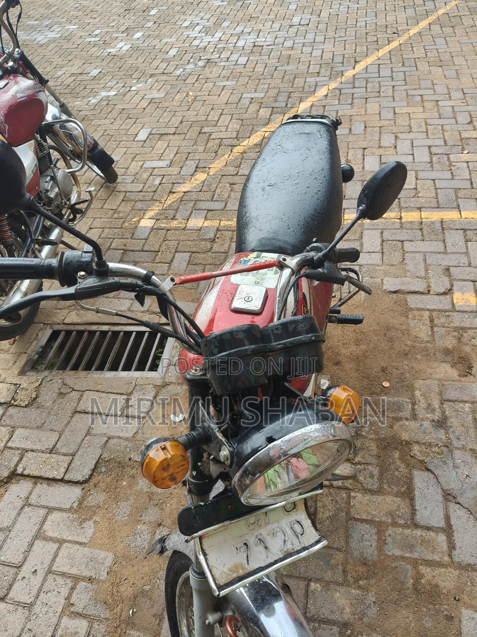 Bajaj Boxer 2023 Brown