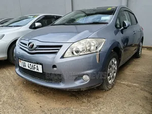 Toyota Auris 2011 Blue
