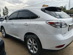 Lexus LX 570 2012 White