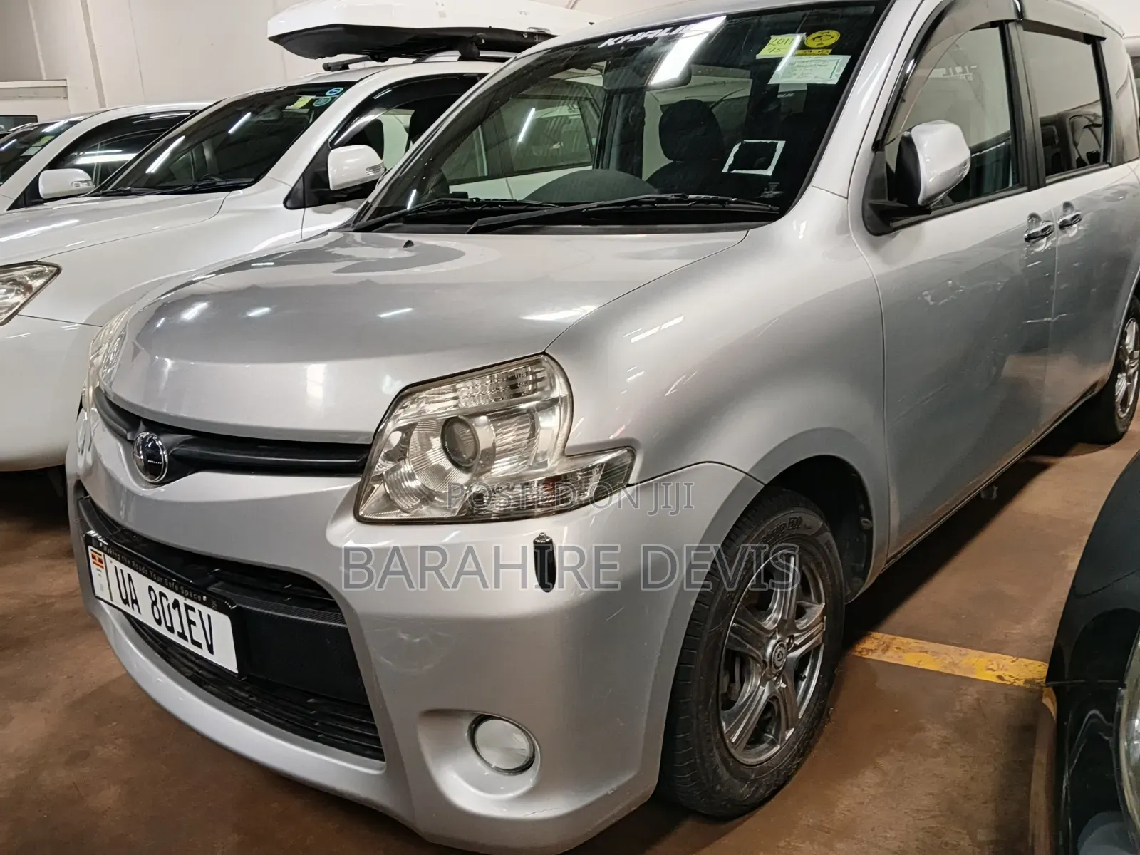 Toyota Sienta 2012 Silver