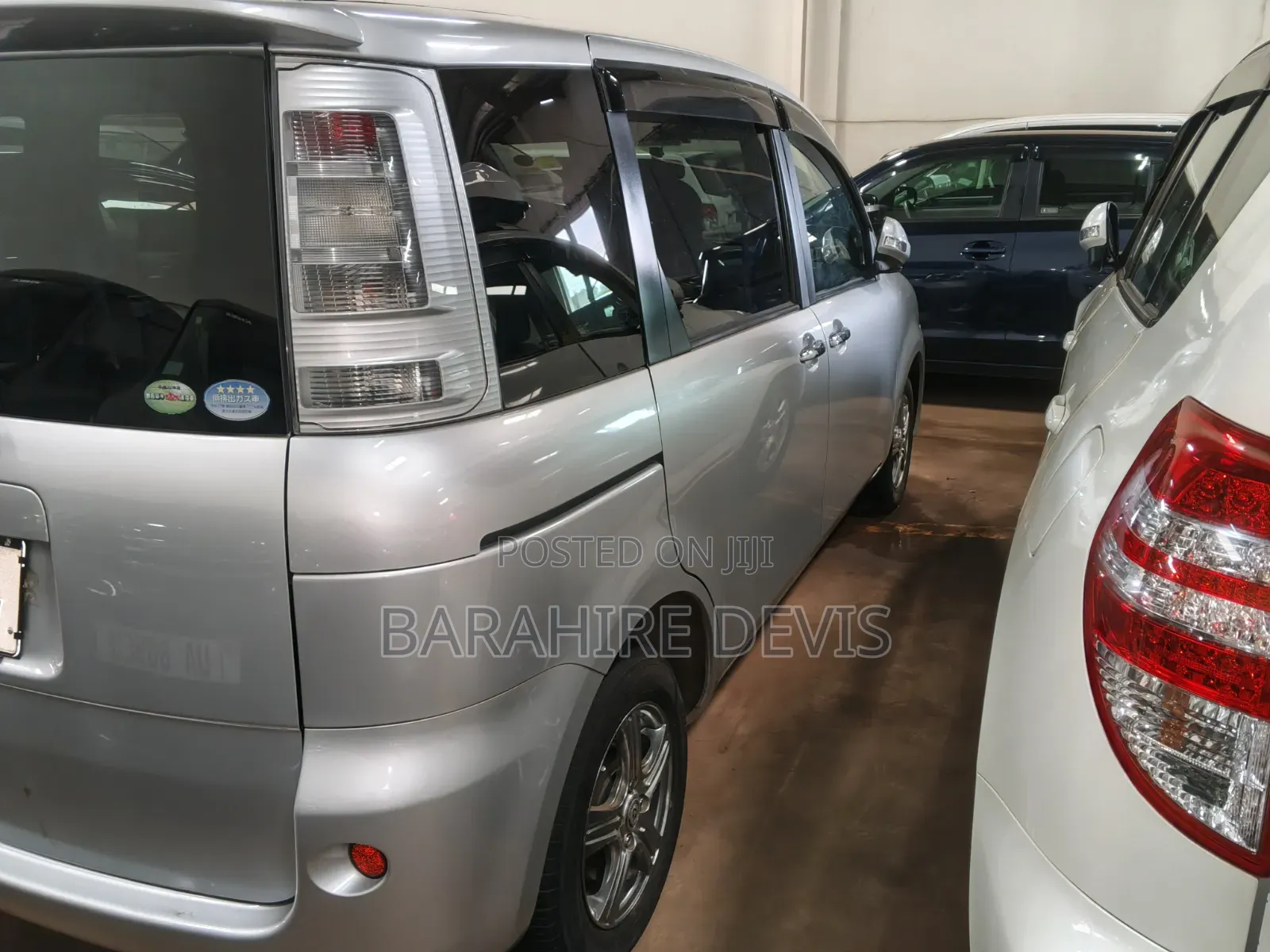 Toyota Sienta 2012 Silver
