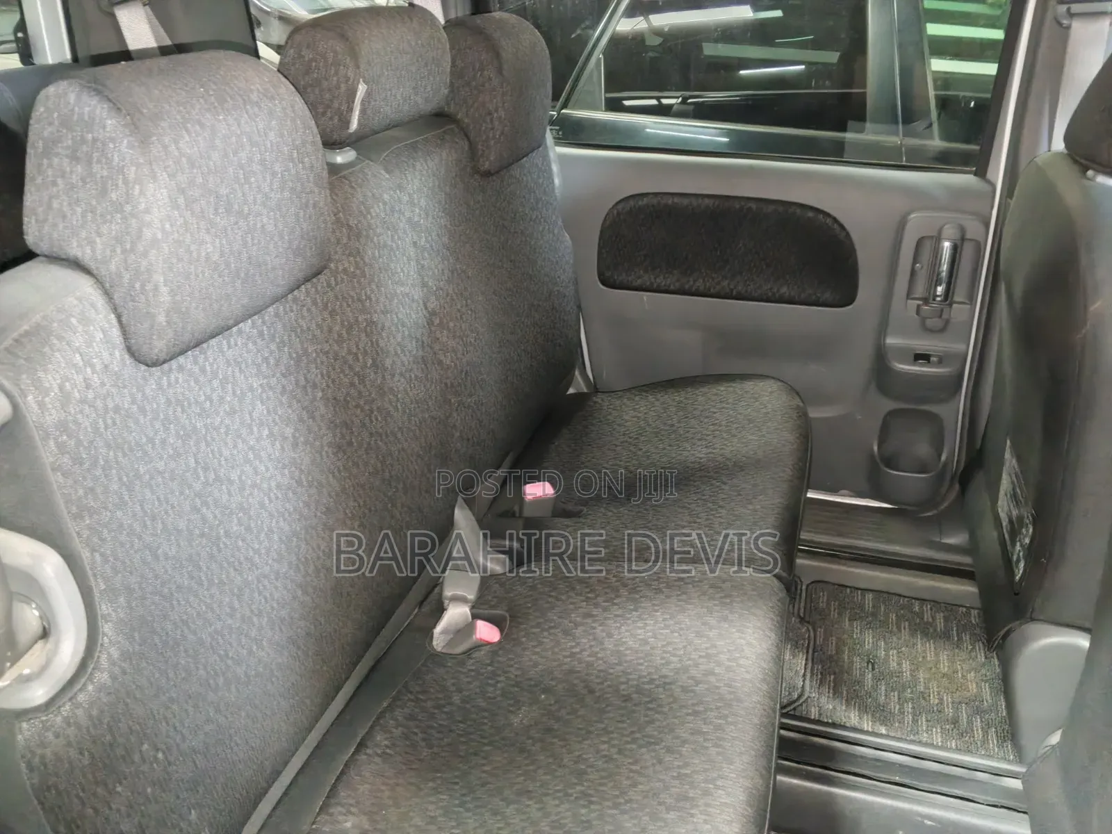 Toyota Sienta 2012 Silver