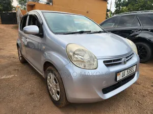 Toyota Passo 2010 Silver