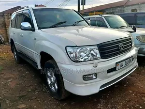 Toyota Land Cruiser 2002 White