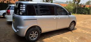 Toyota Sienta 2008 Silver