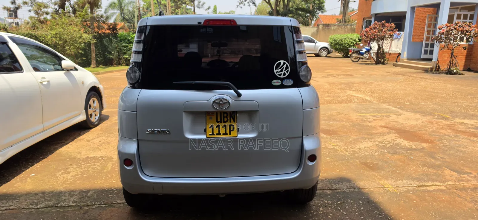 Toyota Sienta 2008 Silver