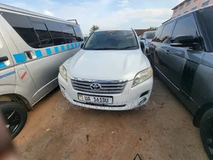 Toyota Vanguard 2012 White