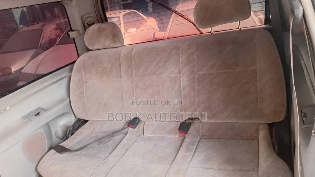 Toyota Regius 1998 Silver