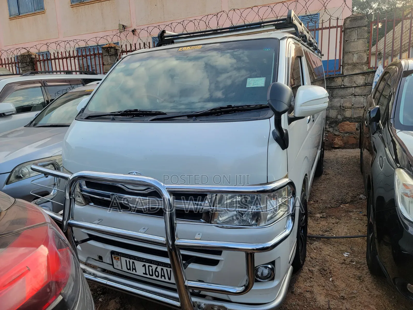 Toyota HiAce 2010 Silver