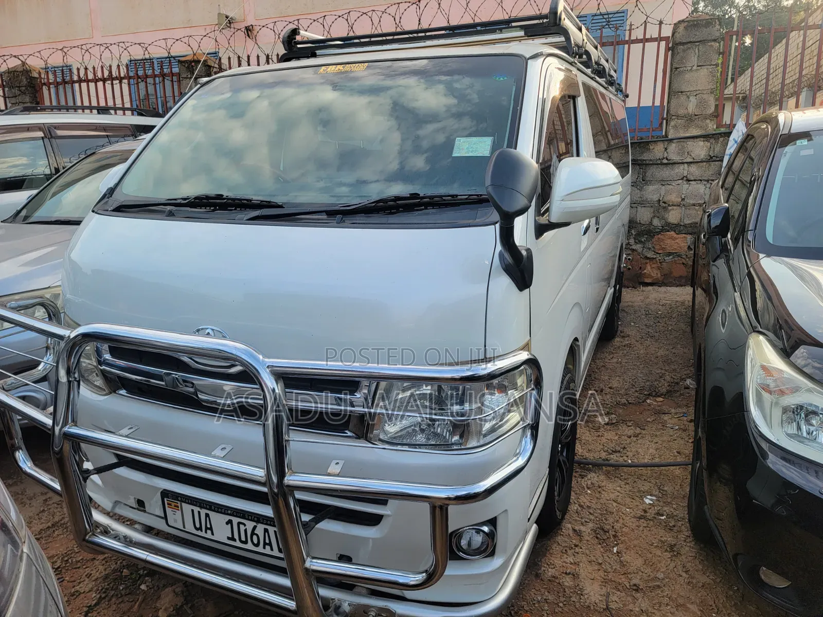 Toyota HiAce 2010 Silver