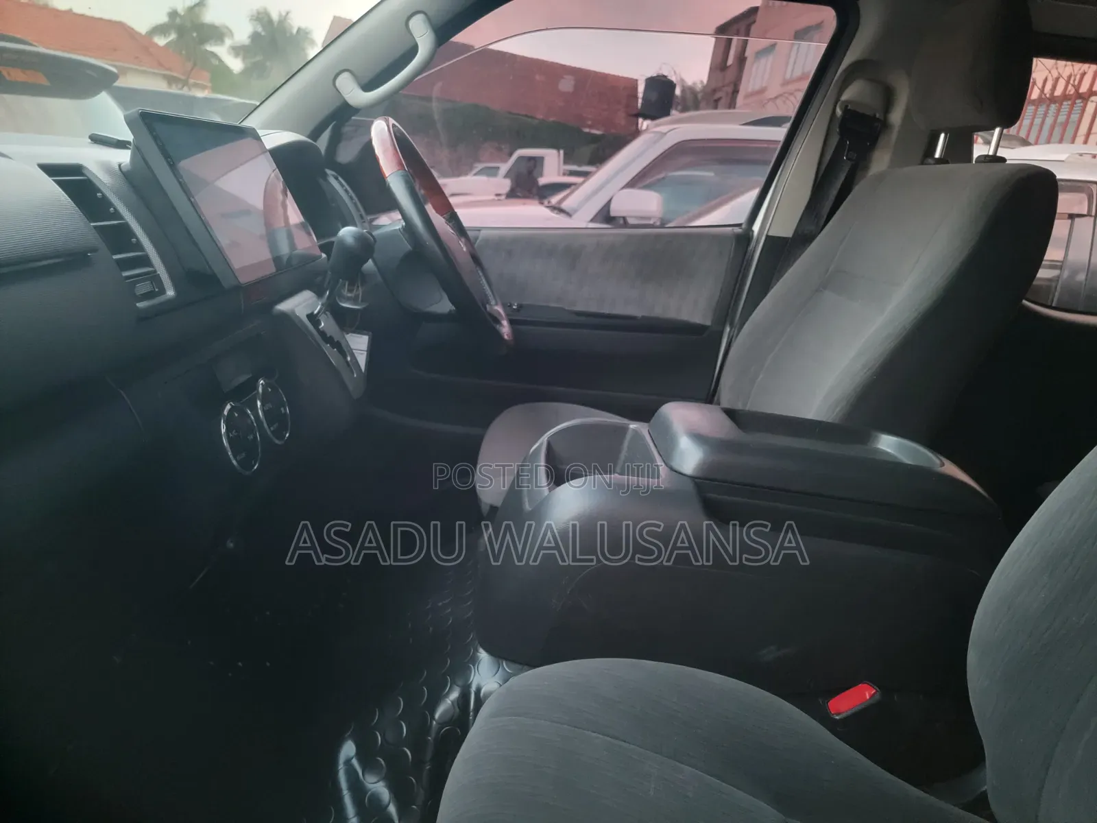 Toyota HiAce 2010 Silver