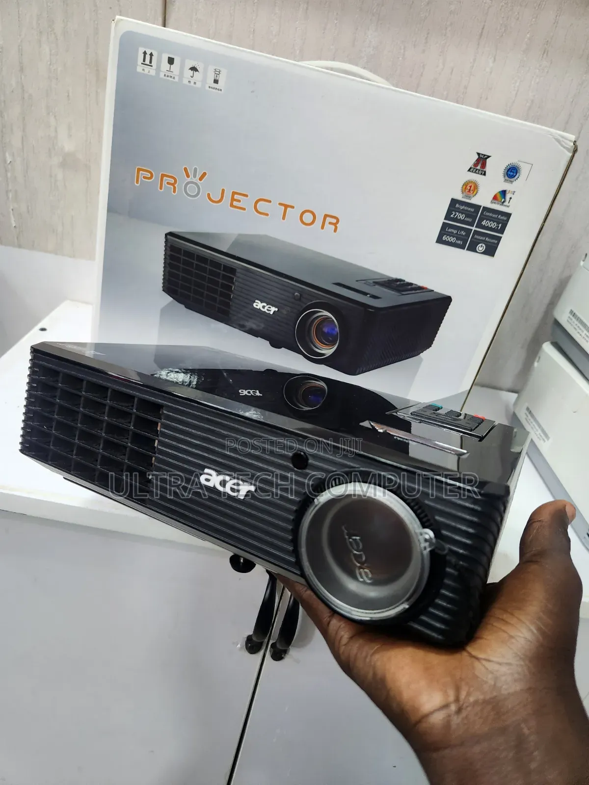 Acer X113 DLP Projector