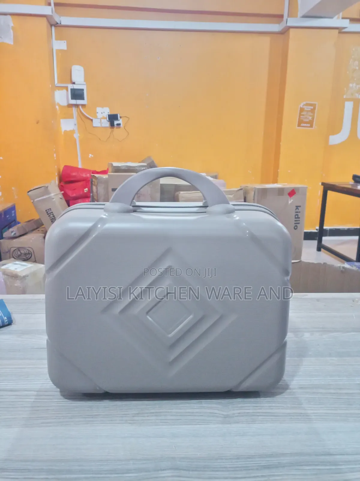 Simple Travel Cloth Suitcase – Compact Vacation Weekend Travel Bag