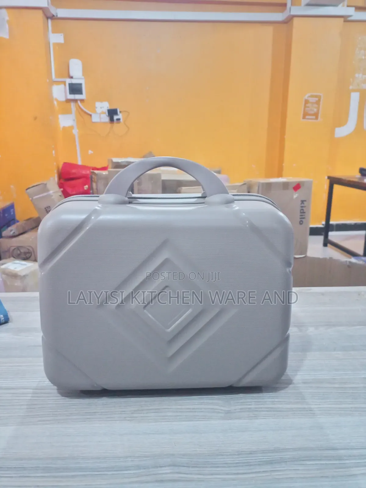 Simple Travel Cloth Suitcase – Compact Vacation Weekend Travel Bag