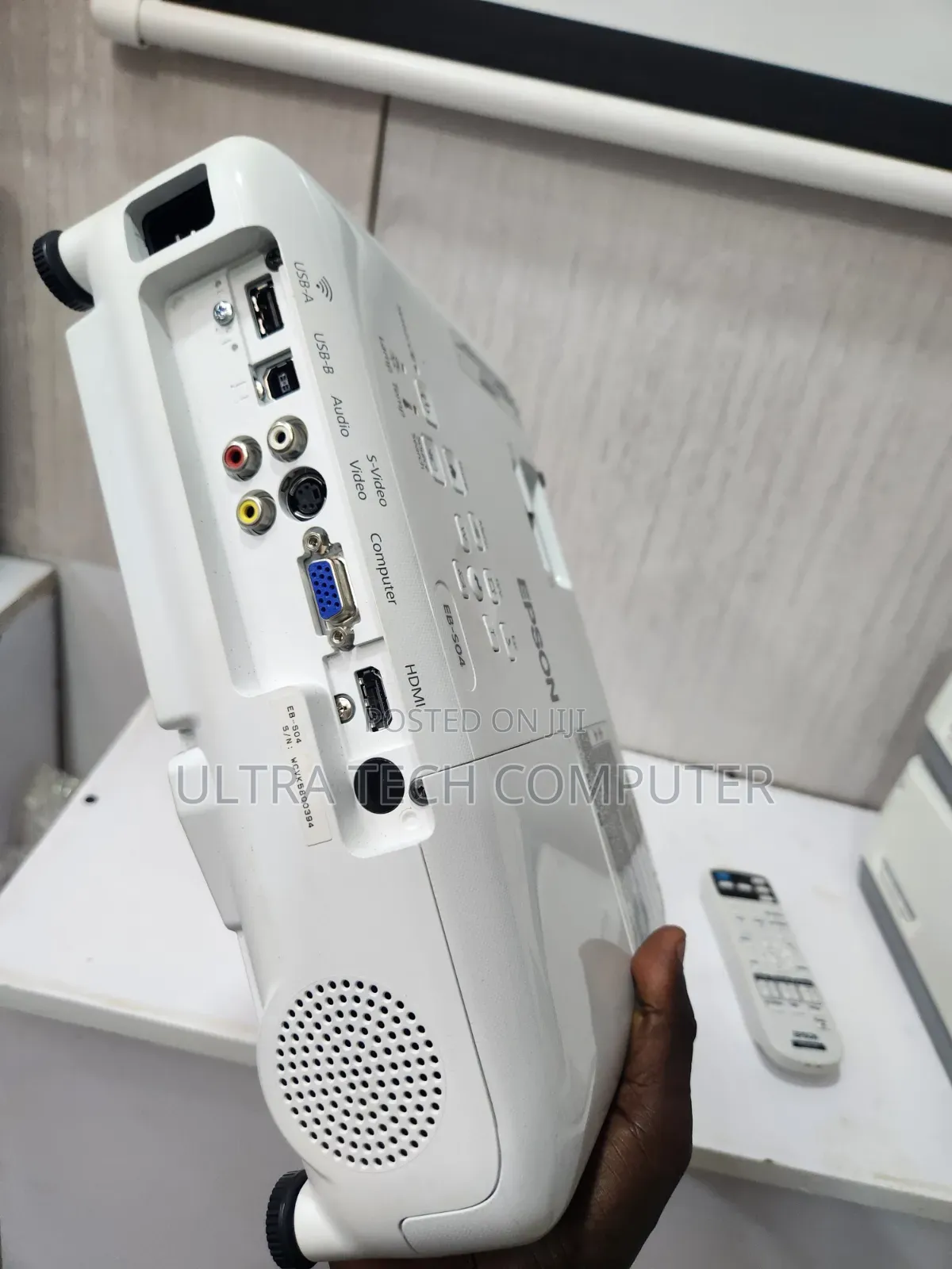 Epson EB-S04 Projector