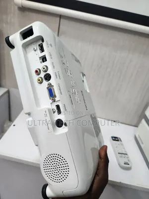 Epson EB-S04 Projector