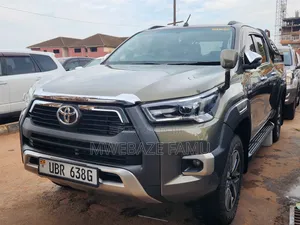 Toyota Hilux 2018 Green