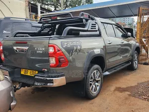 Toyota Hilux 2018 Green