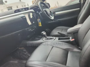 Toyota Hilux 2018 Green