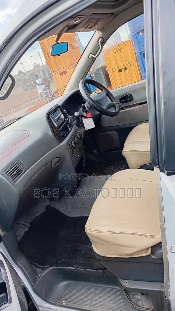 Toyota Noah 2001 White