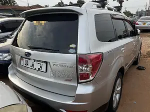 Subaru Forester 2010 Silver