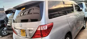 Toyota Alphard 2010 Silver
