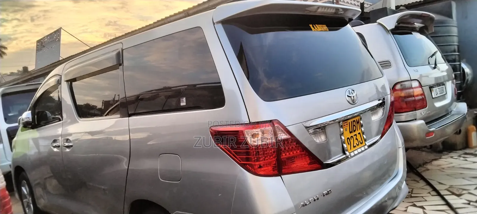Toyota Alphard 2010 Silver