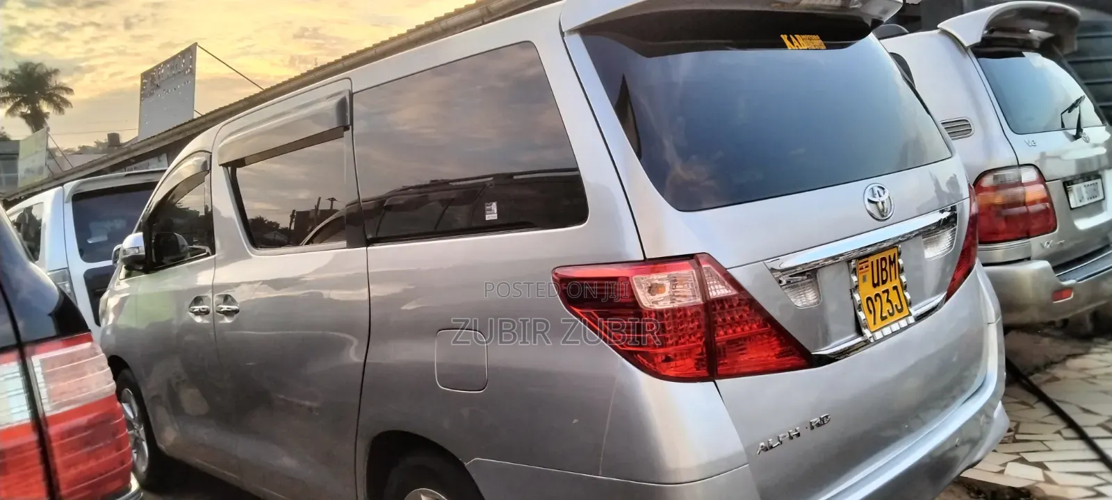 Toyota Alphard 2010 Silver