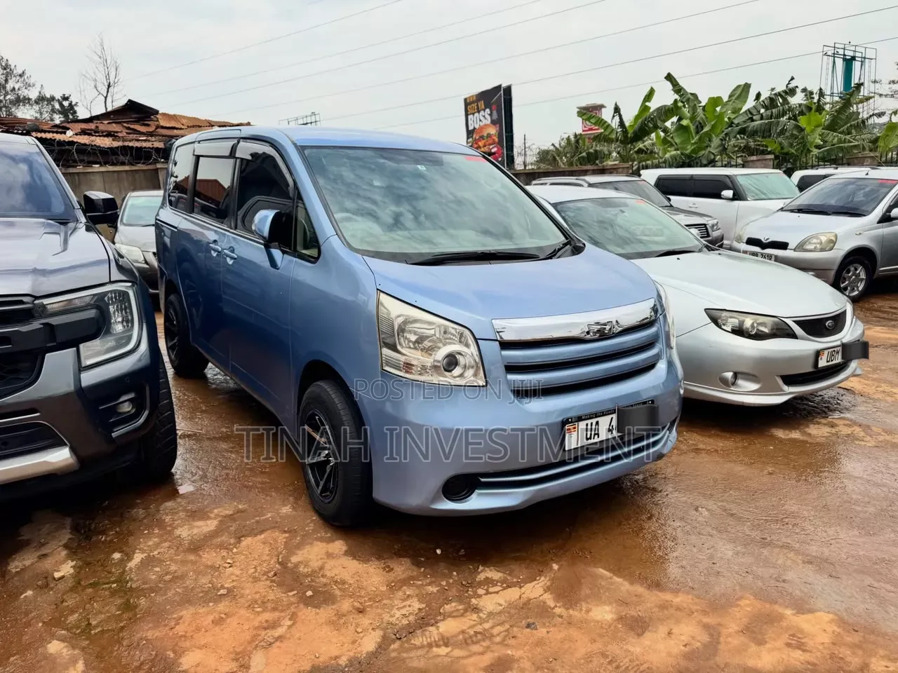 Toyota Noah 2010 Blue