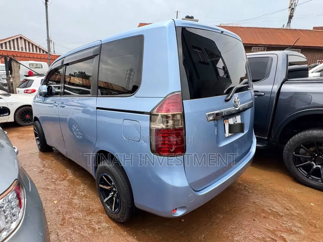 Toyota Noah 2010 Blue