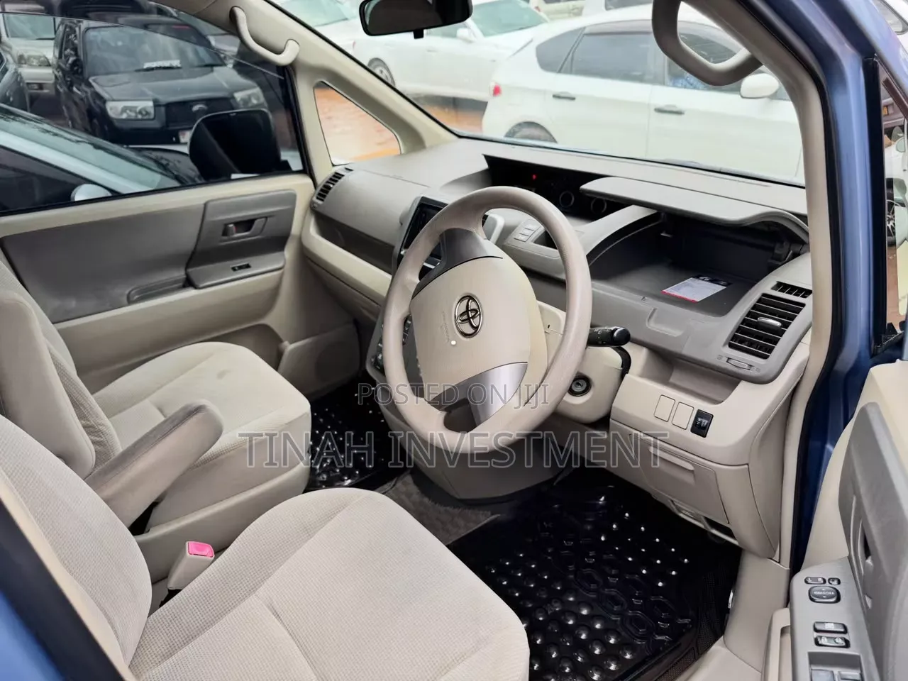 Toyota Noah 2010 Blue