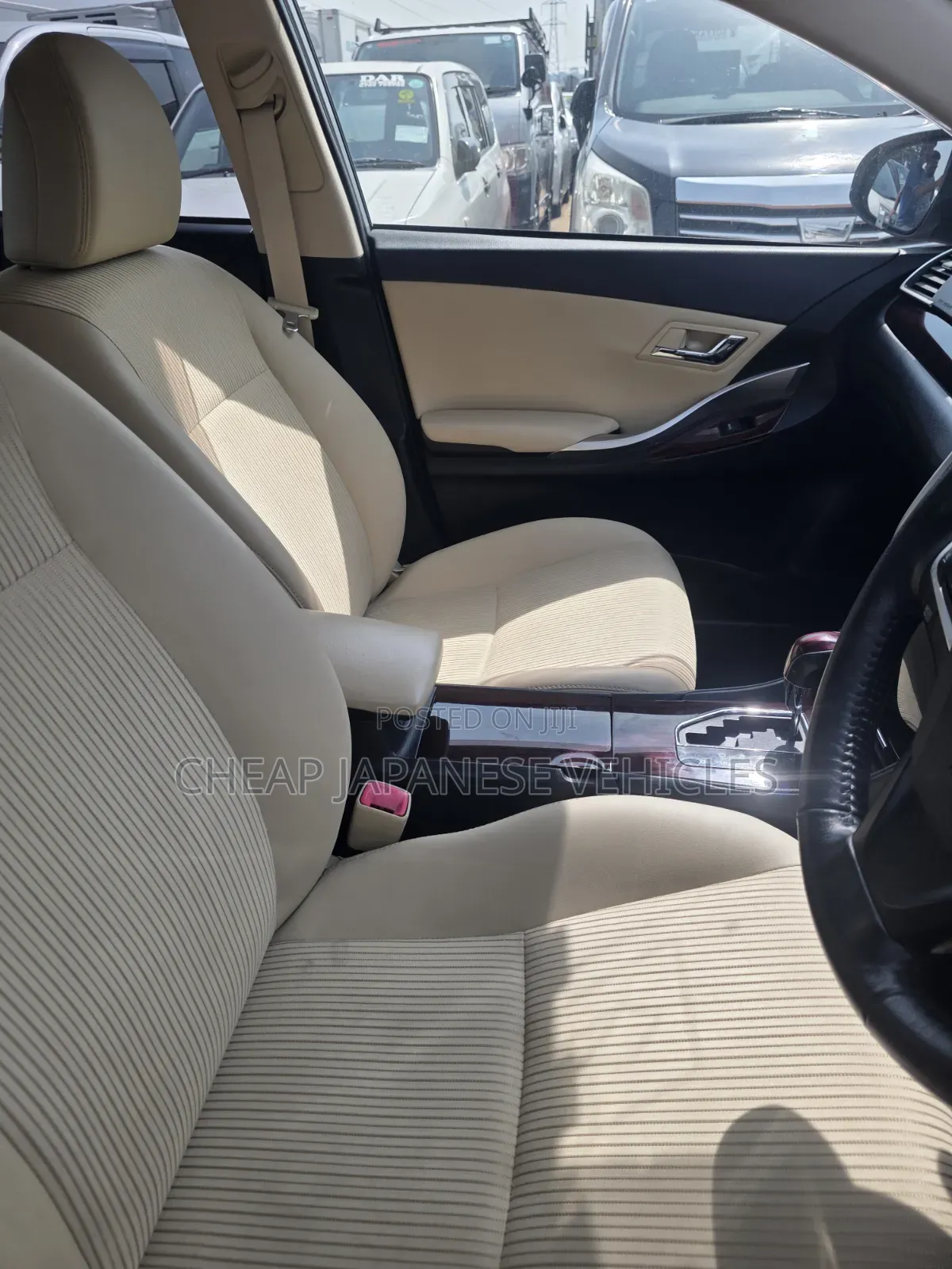Toyota Premio 2017 Silver