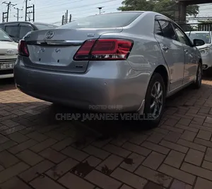 Toyota Premio 2017 Silver