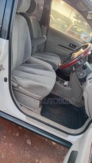 Toyota Nadia 2000 White