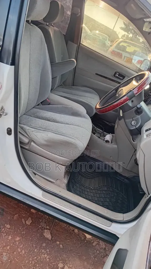Toyota Nadia 2000 White