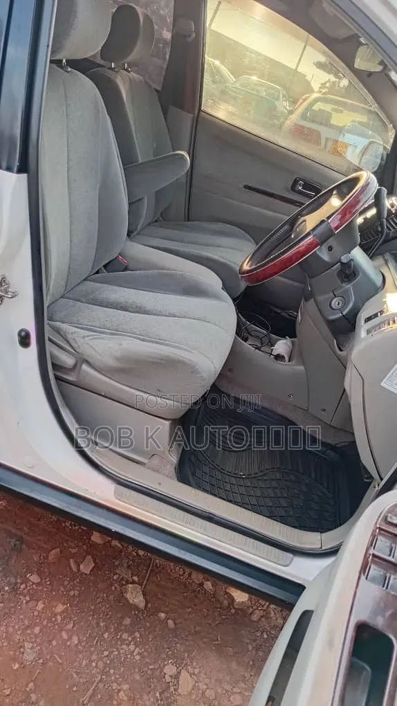 Toyota Nadia 2000 White
