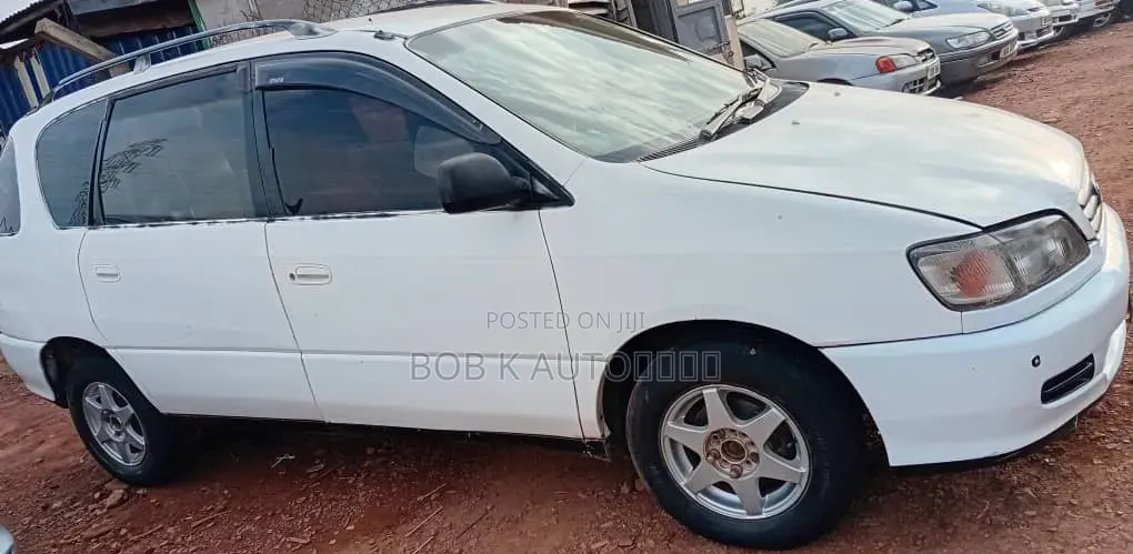 Toyota Ipsum 1998 White