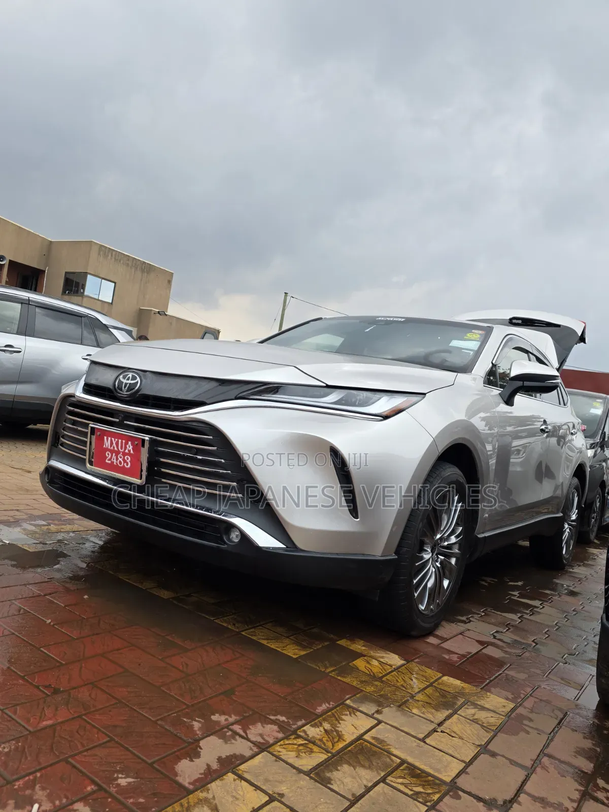 Toyota Harrier 2.0 2020 Beige