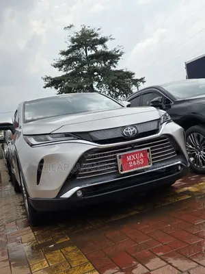 Toyota Harrier 2.0 2020 Beige