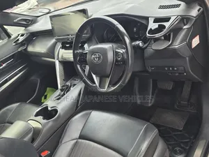 Toyota Harrier 2.0 2020 Beige