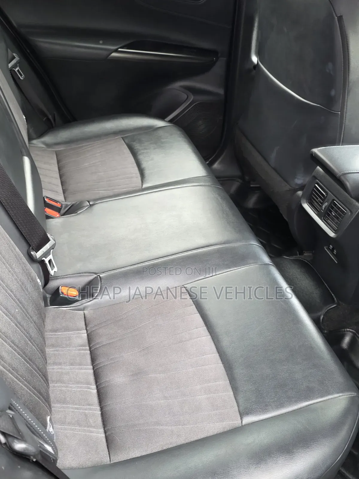 Toyota Harrier 2.0 2020 Beige