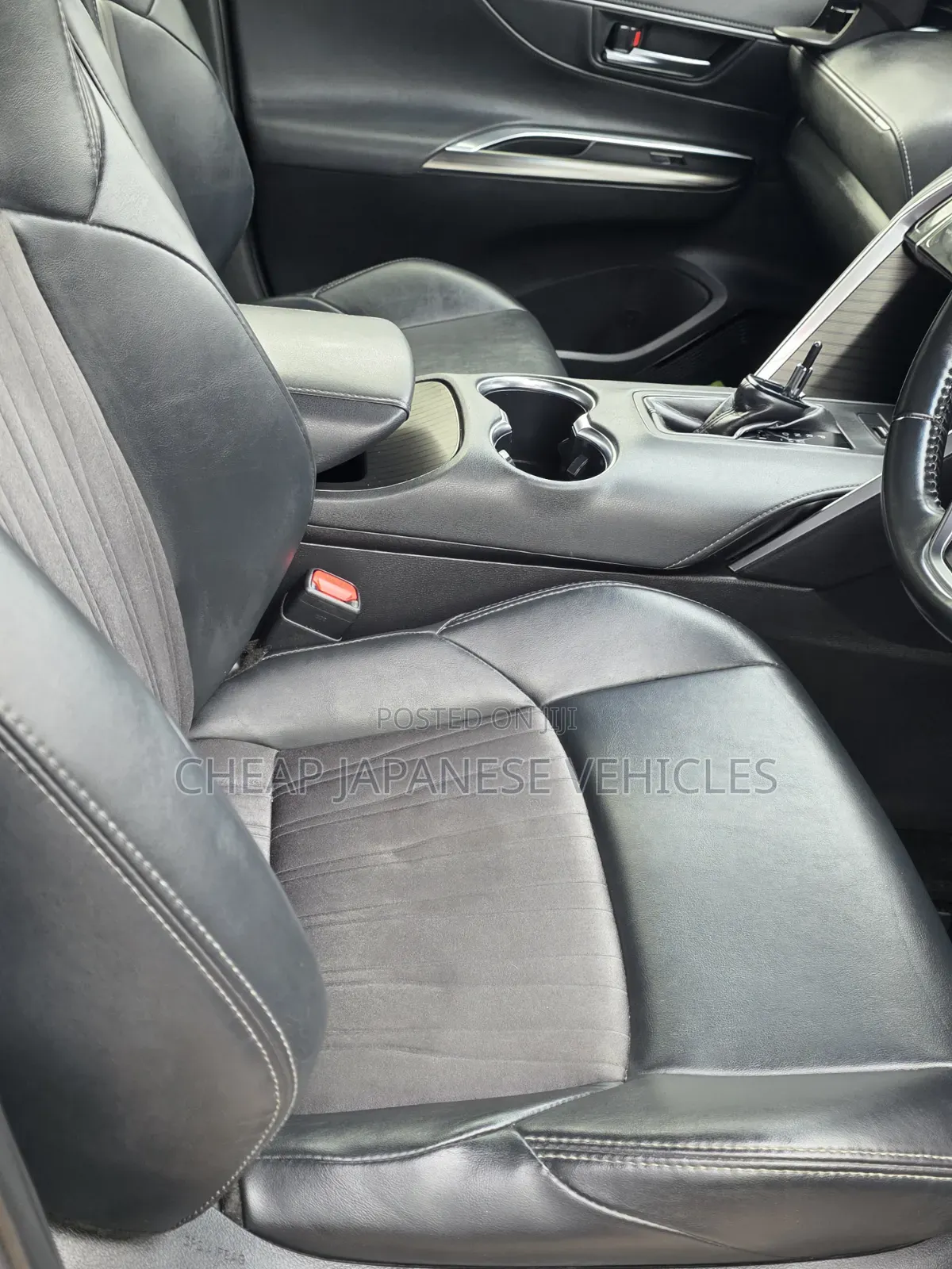 Toyota Harrier 2.0 2020 Beige
